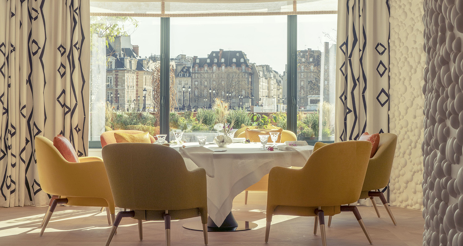 CHEVAL BLANC, A LUXURY DESIGN ART HOTEL IN PARIS